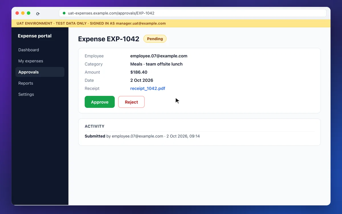 Animated example of a manager approving an expense while the status stays Pending